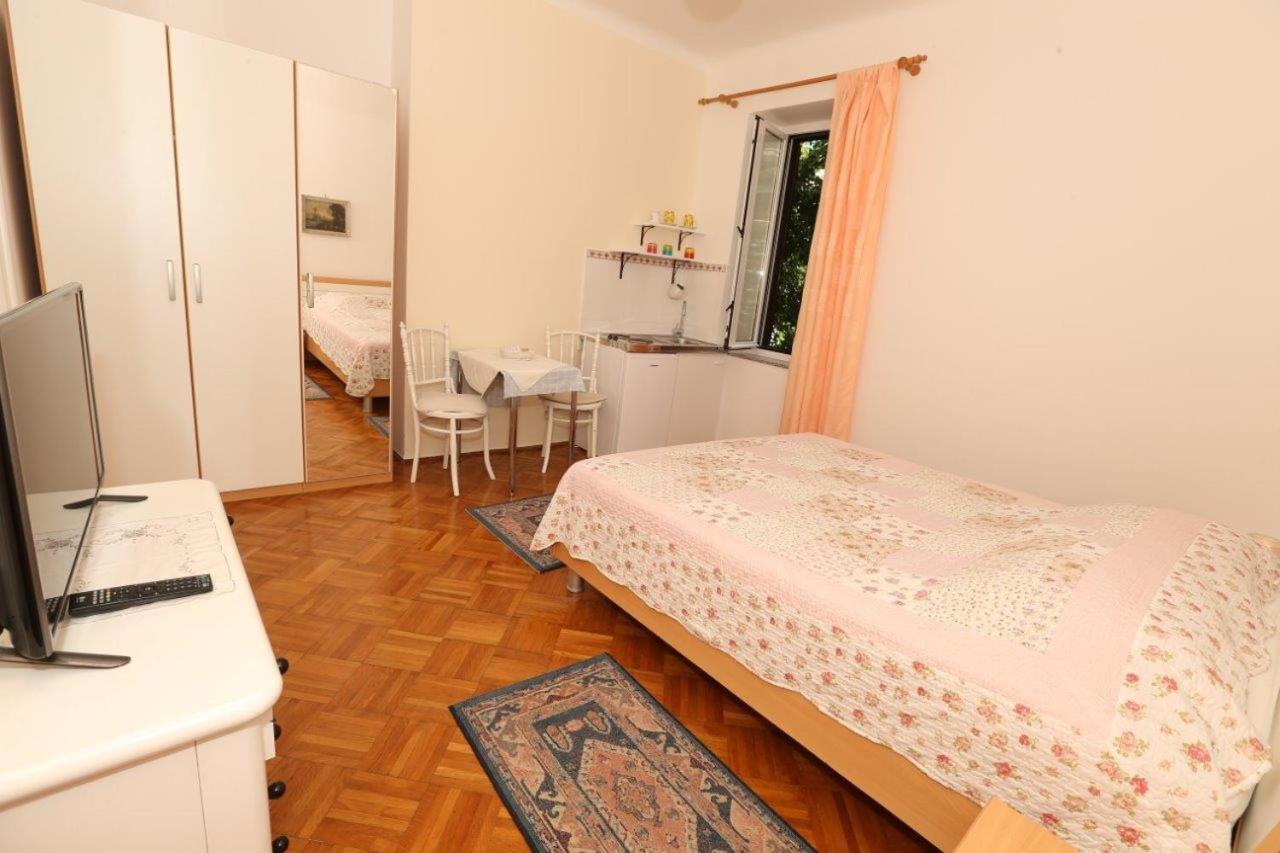 Studio Apartments Cavrak With Terrace Baška Zewnętrze zdjęcie