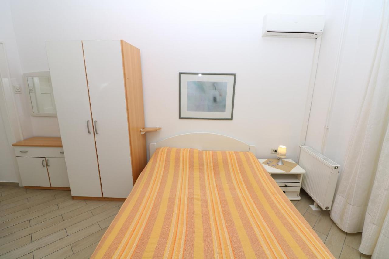 Studio Apartments Cavrak With Terrace Baška Zewnętrze zdjęcie
