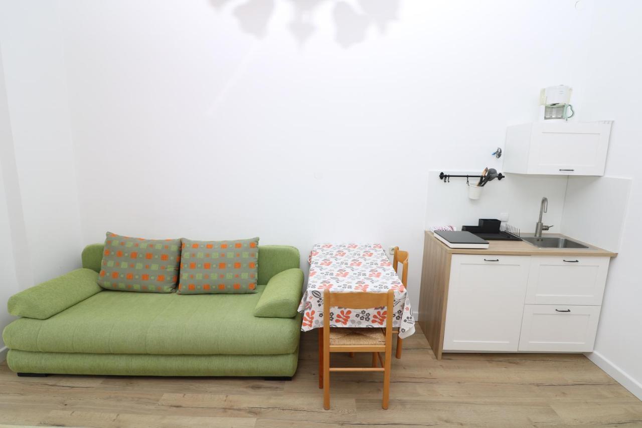 Studio Apartments Cavrak With Terrace Baška Zewnętrze zdjęcie
