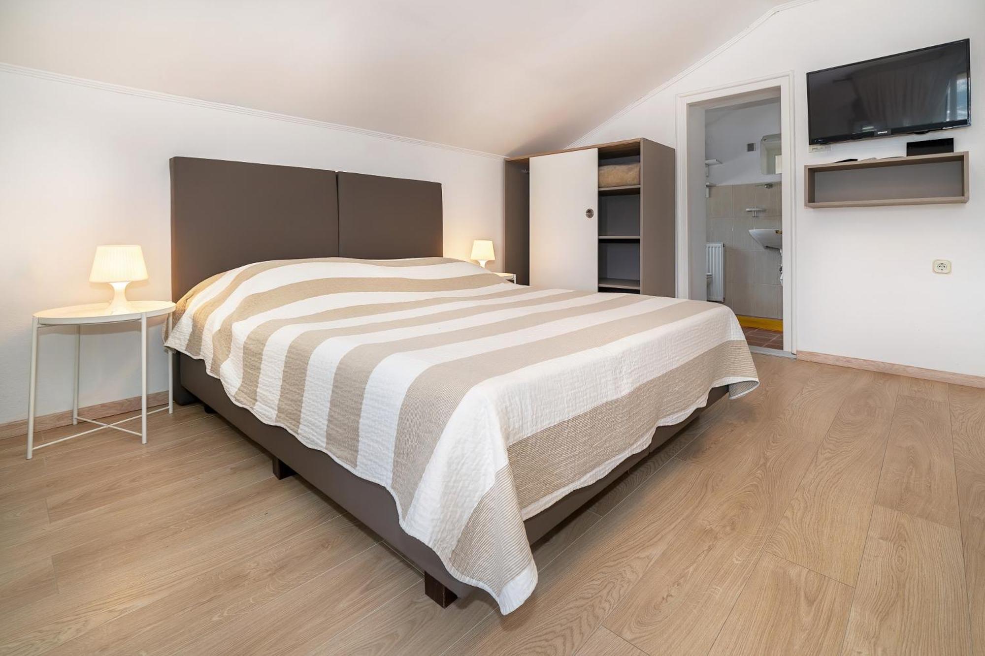 Studio Apartments Cavrak With Terrace Baška Zewnętrze zdjęcie